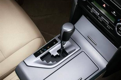 自動(dòng)擋這么開(kāi)，老司機(jī)：等著報(bào)廢吧